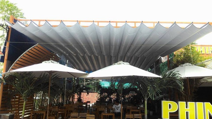 Nhận làm thi công mái che di động quán cafe tại Bạc Liêu